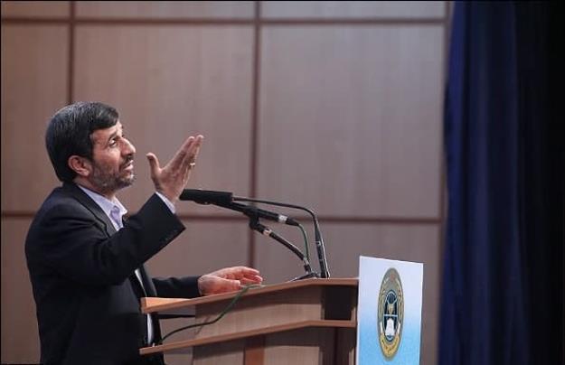 دکتر احمدی نژاد: صراط مستقیم آزادراه منتهی به قله های کمال بشری است