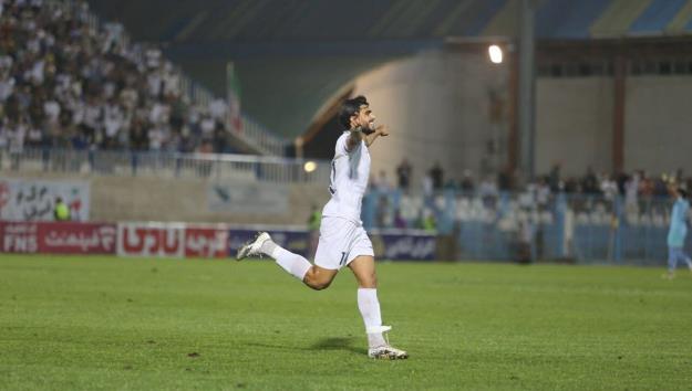 جنگ نقل‌وانتقالاتی پرسپولیس و استقلال