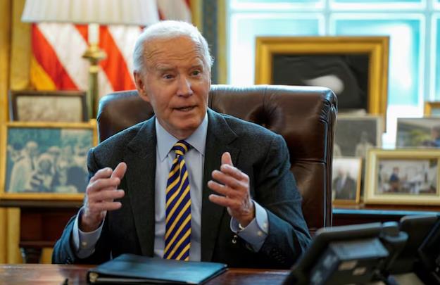 بایدن معافیت اخراج ۹۰۰ هزار مهاجر را تمدید کرد