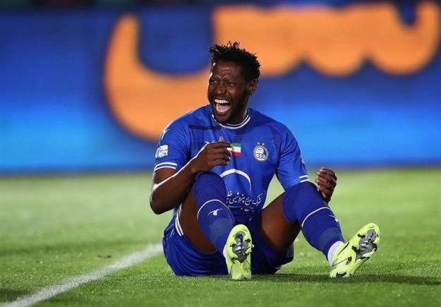  مهاجم کنیایی استقلال حاضر به فسخ قرارداد نشد! 