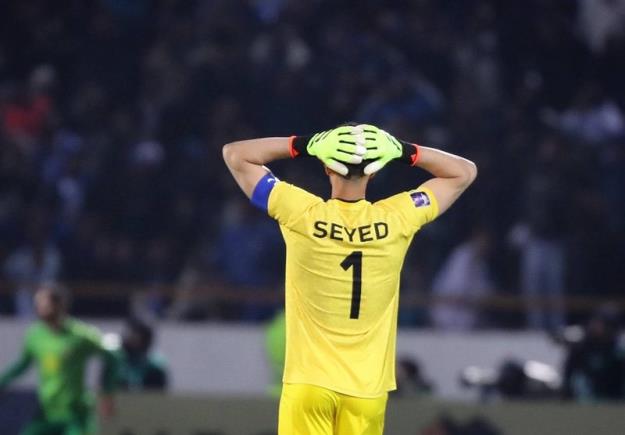 حسینی: اگر مشکل استقلال من هستم می‌روم