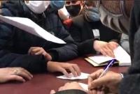 آقای دکتر یه امضا برای مریم گلی منم بده!