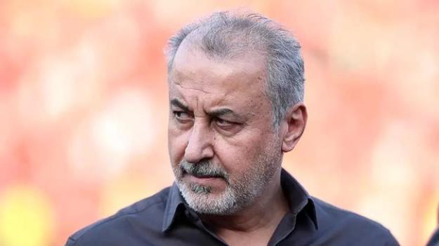 علیه من شعار بدهید ولی به بازیکنان نگویید بی‌غیرت