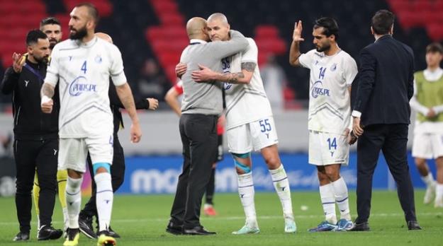 مربی خارجی را رها کنید و با بختیاری‌زاده ادامه بدهید