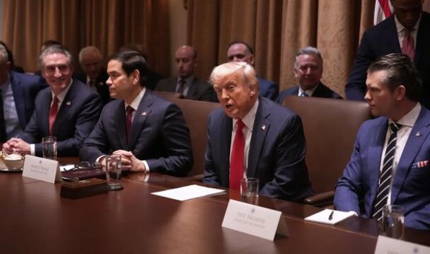 اتحادیه اروپا برای کلاهبرداری از آمریکا شکل گرفت/ پوتین باید امتیازاتی بدهد/ اوکراین عضویت در ناتو را فراموش کند