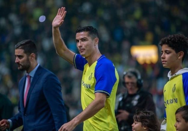  النصر بدون رونالدو برابر استقلال 