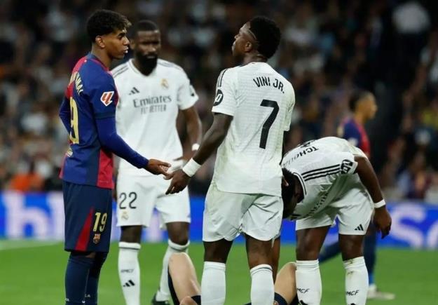  پیش‌بینی هوش مصنوعی از برندگان توپ طلا در ۱۰ سال آینده 