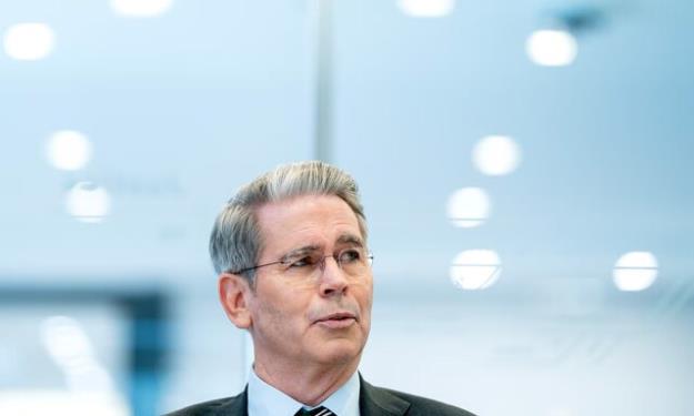 وزیر خزانه‌داری آمریکا: فروش نفت ایران را تعطیل و ایران را فقیر خواهیم کرد!