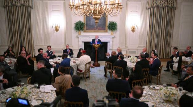 ترامپ افطاری داد؛ مسلمانان را دوست دارم!