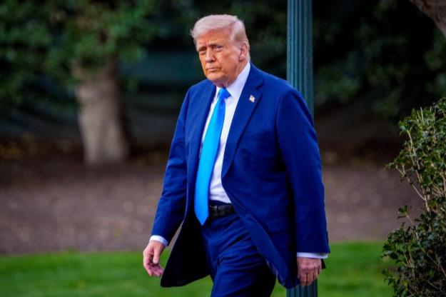 ترامپ: در حال مذاکره با ایران هستیم/ به توافق نرسیم ایران را بمباران می کنیم!