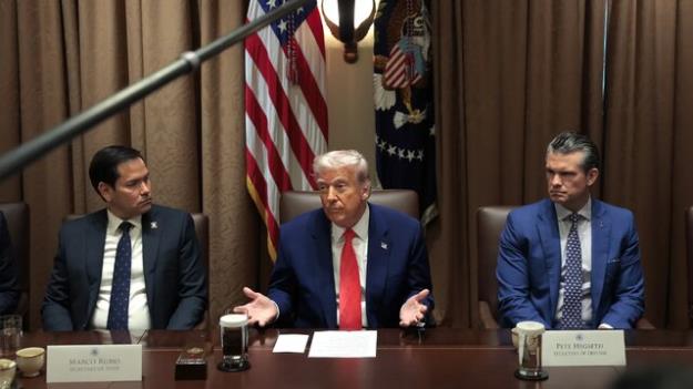  ترامپ برای بررسی وضعیت مذاکرات با ایران جلسه‌ای برگزار کرد