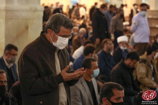 حضور دکتر احمدی‌نژاد در حرم مطهر حضرت معصومه(س) + فیلم و تصاویر