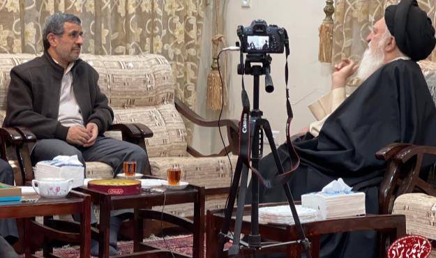 دیدار دکتر احمدی‌نژاد با آیت الله علوی بروجردی در سفر به قم