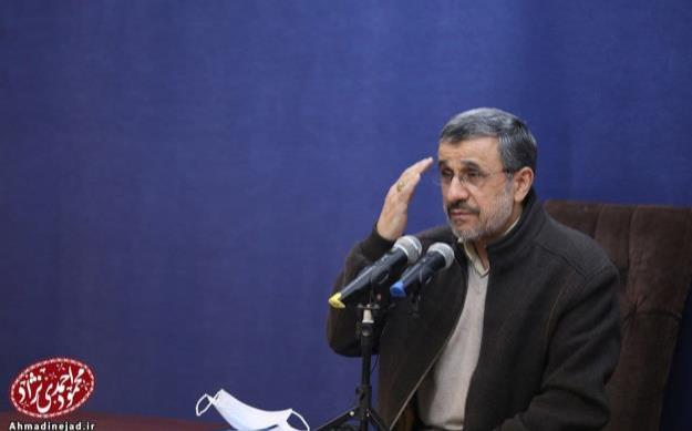 دکتر احمدی‌نژاد: مرزنشینان و لنج داران می توانند تحریم های ظالمانه دشمن را درهم بشکنند