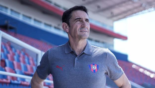 استقلال تکذیب کرد؛ خیمنز دور از نیمکت آبی‌ها