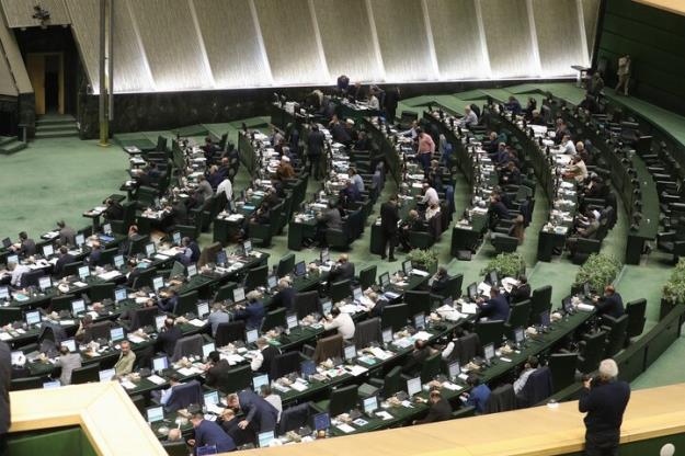 مقصران حادثه واژگونی اتوبوس دانش‌آموزان کرمانی بر اساس گزارش کمیسیون عمران