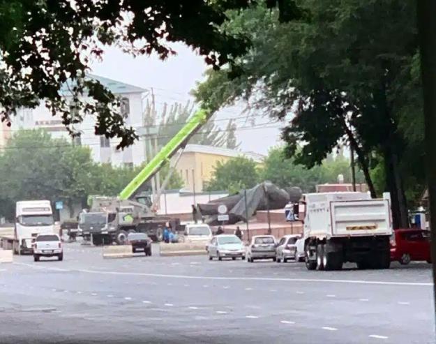 پایین کشیدن مجسمه لنین در قرقیزستان