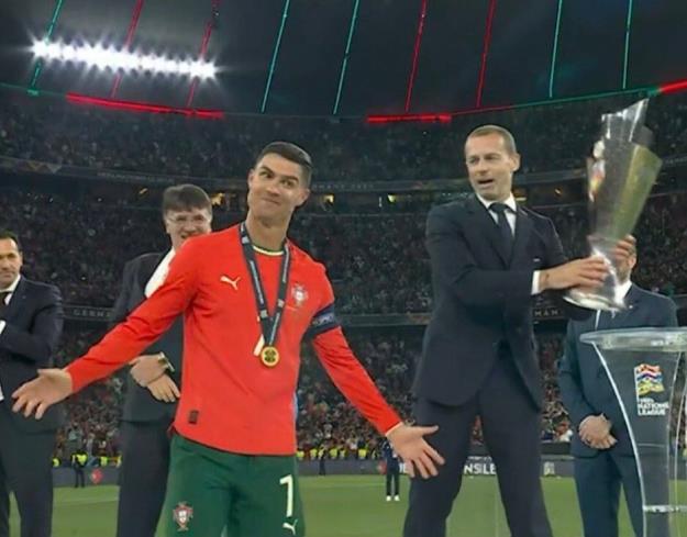 تعظیم رکوردها به رونالدو