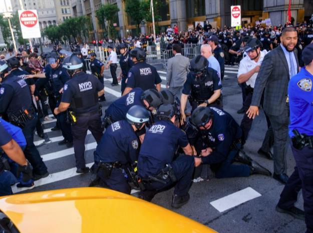 اعلام منع رفت‌و‌آمد در لس‌آنجلس در پی تشدید اعتراضات ضدمهاجرتی