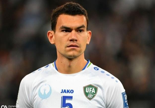  توافق اولیه باشگاه استقلال با مدافع ازبکستانی 