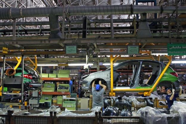 ترمز تولید خودرو در بهار کشیده شد/۳۹ هزار دستگاه کمتر از پارسال!