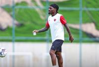 رونمایی از قرارداد ۲ ساله بیفوما با استقلال خوزستان