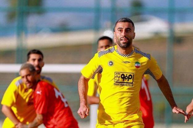  کاوه رضایی استقلال و تراکتور را ۱۰ میلیارد محکوم کرد