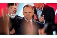  ناوروتسکی، رئیس جمهور لهستان شد