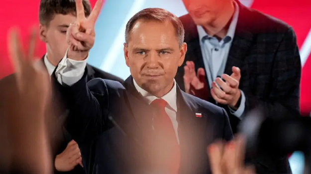  ناوروتسکی، رئیس جمهور لهستان شد