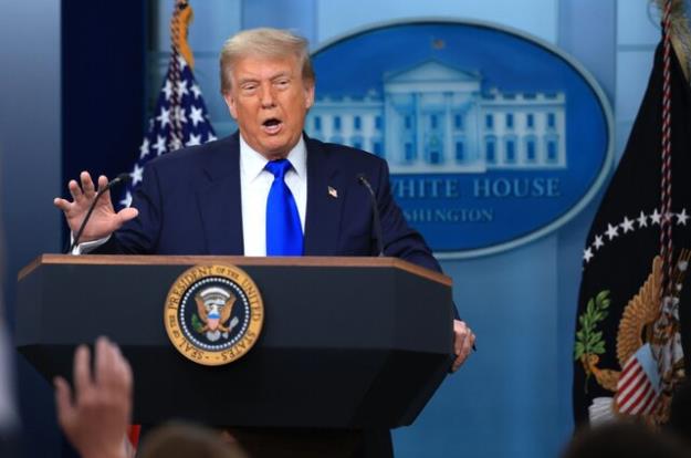  ترامپ: زلنسکی با روسیه توافق کند