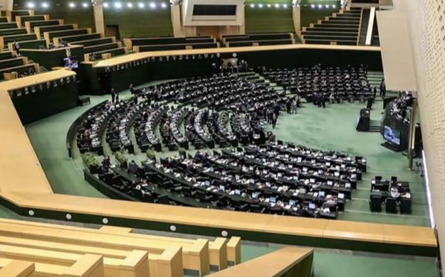 نامه ۷۱ نماینده مجلس: سلاح هسته‌ای بسازیم