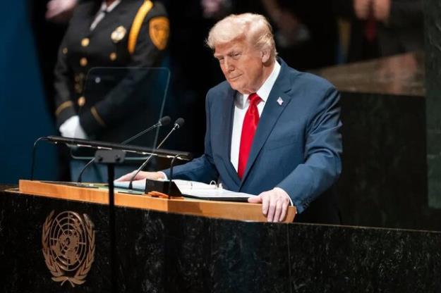 دولت ترامپ حدود ۱۰۰ ایرانی را از آمریکا به ایران بازمی‌گرداند