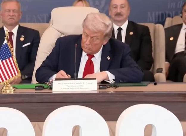  امضای توافق صلح غزه توسط ترامپ و سران کشورها در شرم‌الشیخ