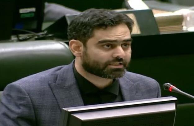 بحث سه نرخی شدن بنزین جدی شده آن هم ۳۰۰ تا ۵۰۰ درصد!