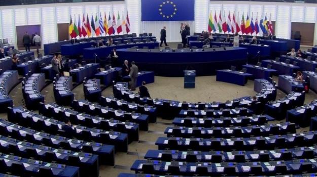 پارلمان اروپا به طرح ممنوعیت واردات نفت و گاز از روسیه رأی مثبت داد