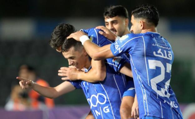 استقلال بالاخره با برد آشتی کرد؛ گل گهر موقتا صدرنشین شد