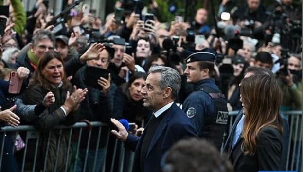  سارکوزی: این یک رئیس سابق نیست که زندانی شد؛ یک مرد بی‌گناه است