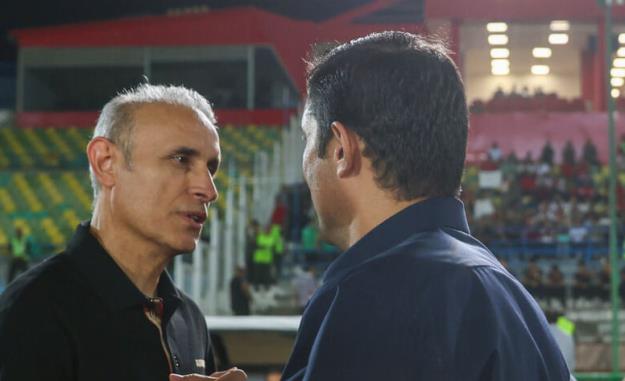 تماس شبانه پرسپولیس با گلمحمدی