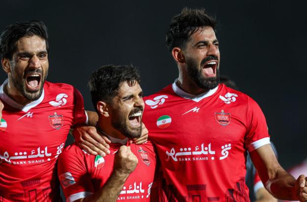 کشتی سرخ به ساحل آرامش رسید