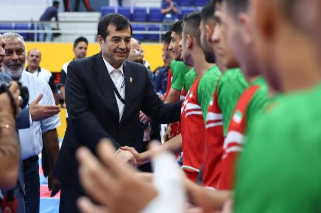 واکنش وزیر ورزش به انتخاب ورزشگاه میزبان دربی