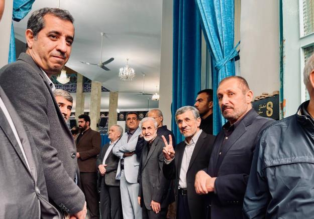 مراسم ترحیم و‌ بزرگداشت بانوی گرانقدر؛ زرین احمدی نژاد برگزار شد + فیلم و تصاویر