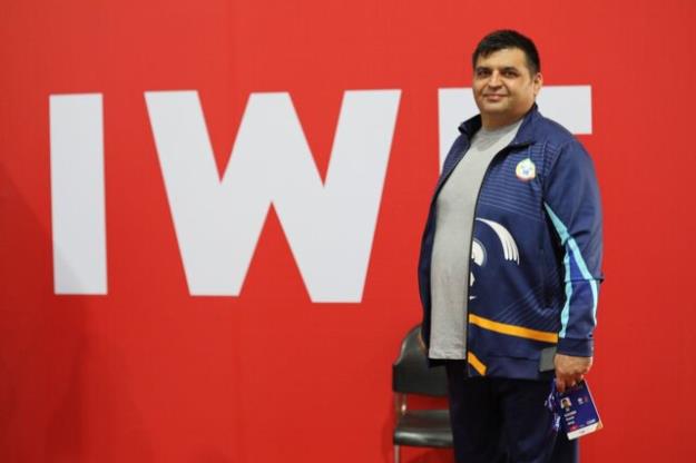  واکنش حسین رضازاده به طلای کم وزنه‌برداری در ریاض و بحرین