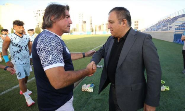 استقلال با تصمیمات فردی اداره نمی‌شود