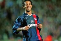  تقویم تاریخ/ ظهور رونالدینیو در پاریس