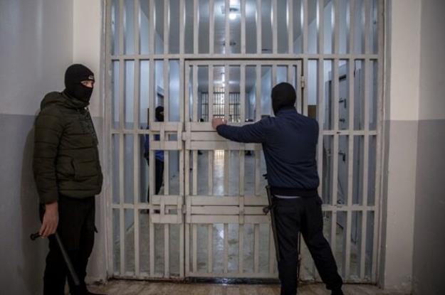 فرار گسترده عناصر داعش از زندان الشدادی
