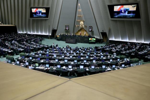 لایحه افزایش اختیارات مالی مادران برای فرزندان صغیر تصویب شد