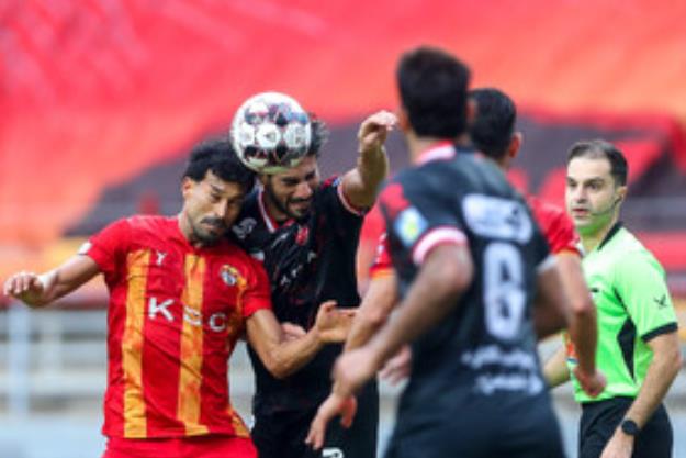  لیگ برتر فوتبال ایران متمرکز می شود؟