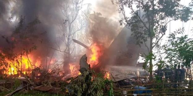 سقوط هواپیمای نظامی فیلیپین با 92 سرنشین/ دست‌کم 17 تن کشته شدند