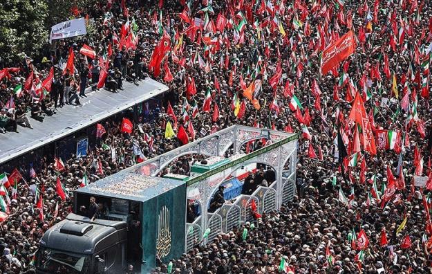 برگزاری مراسم تشییع رهبر شهید انقلاب با حضور دکتر احمدی نژاد + تصاویر