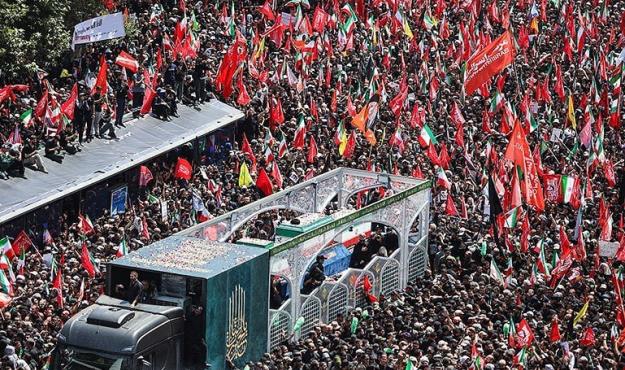 برگزاری مراسم تشییع رهبر شهید انقلاب با حضور دکتر احمدی نژاد + تصاویر